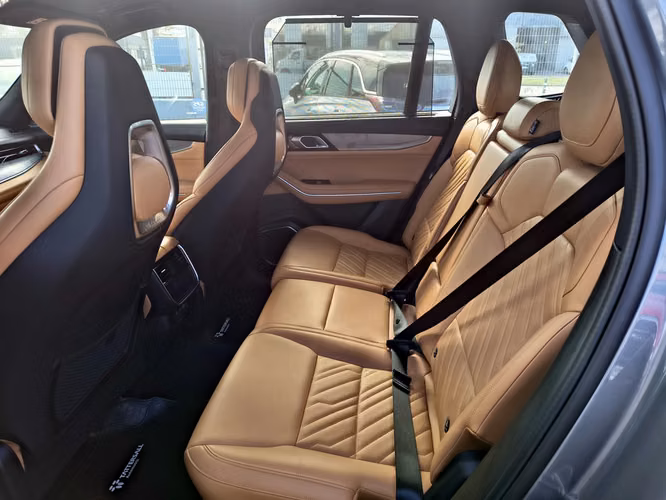 LYNK&CO 09 2027 - Imagen 19