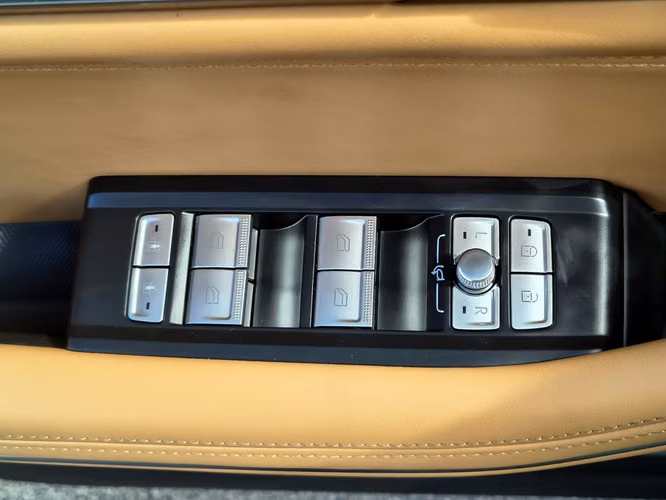 LYNK&CO 09 2027 - Imagen 10