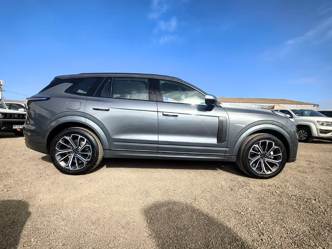 LYNK&CO 09 2027 - Imagen 4