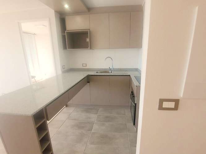 Reñaca: 2D 2B con terraza, piscina y conserjería 24/7 - Imagen 4