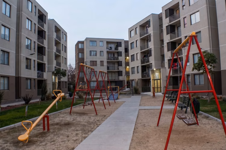 Arriendo Depto 3H2B1E Bodega| Condominio Finka Poniente