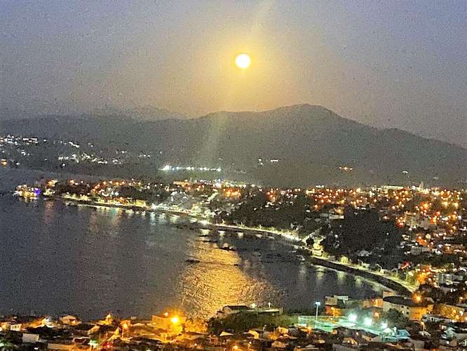 Venta de departamento de 3 dormitorios, en Costa de Montemar, Concón. 9.500 UF