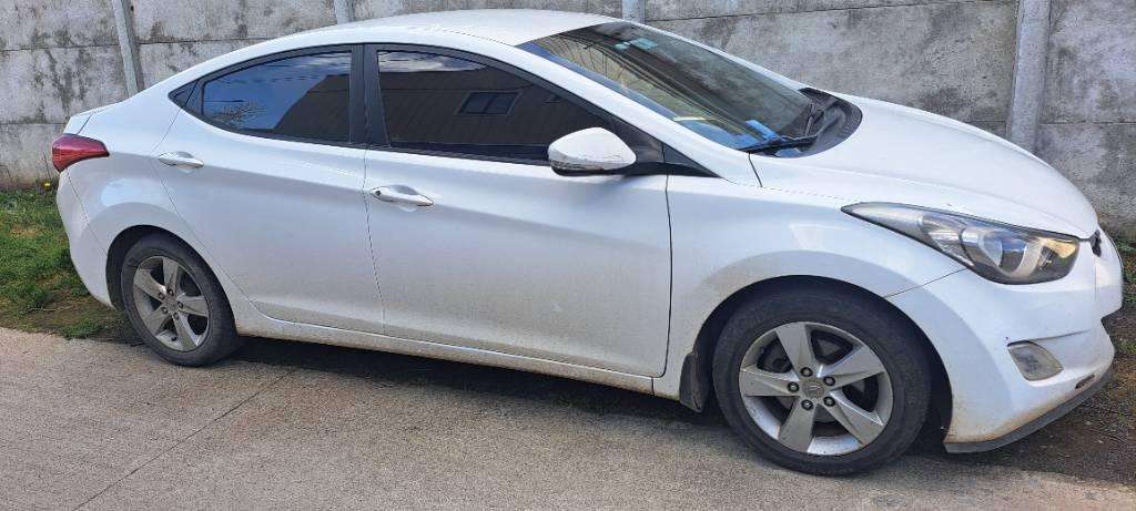 HYUNDAI  ELANTRA  2012
