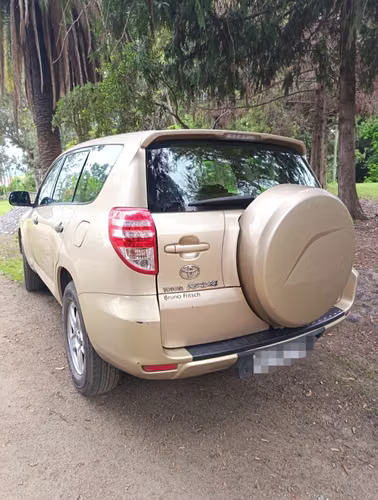 Vendo Toyota RAV4 2010 Automático. Sólo 102.250 km reales a la fecha. Poco uso- Dueña mujer:
