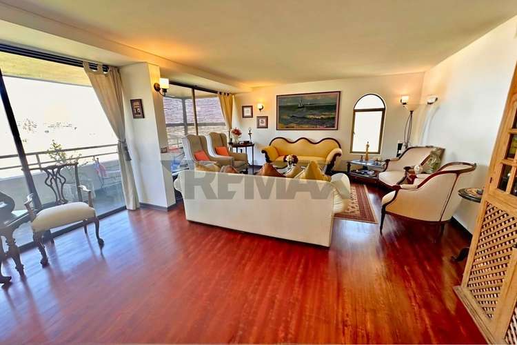Oportunidad! amplio 4 dorm + 2 est + bod, vista - Imagen 2