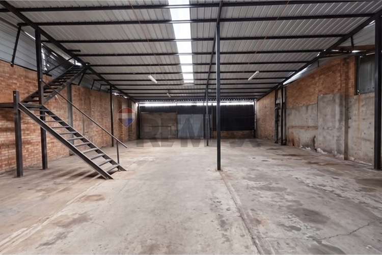 Arriendo galpon santiago - Imagen 4