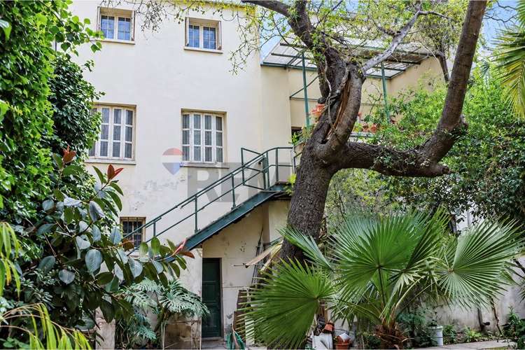 Propiedad para universidades, colegios y comercios