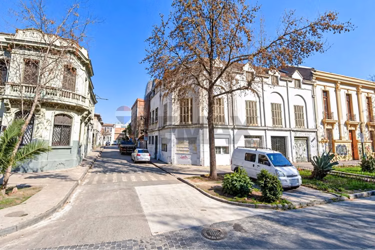 Propiedad con potencial comercial, santiago