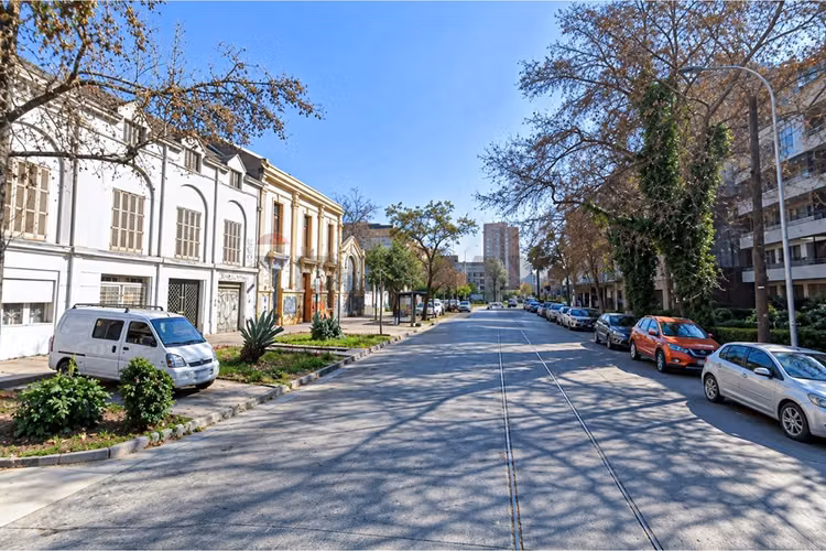 Propiedad con potencial comercial, santiago