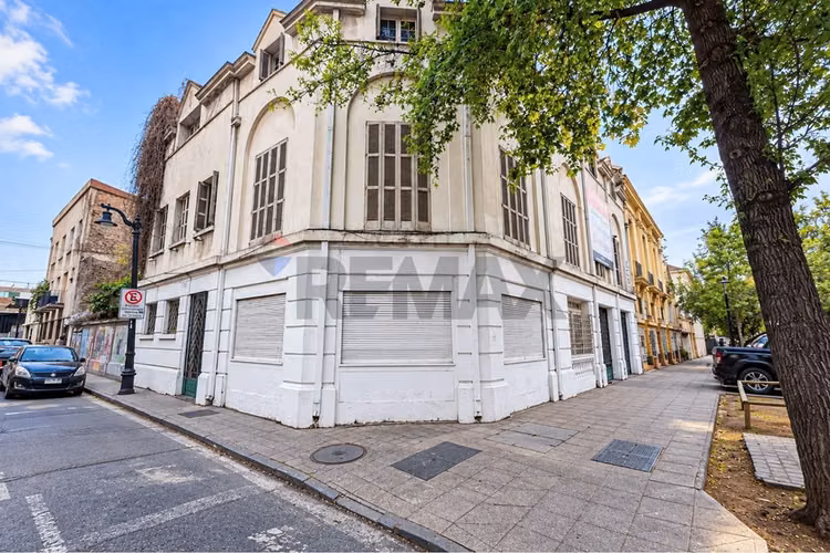 Propiedad con potencial comercial, santiago