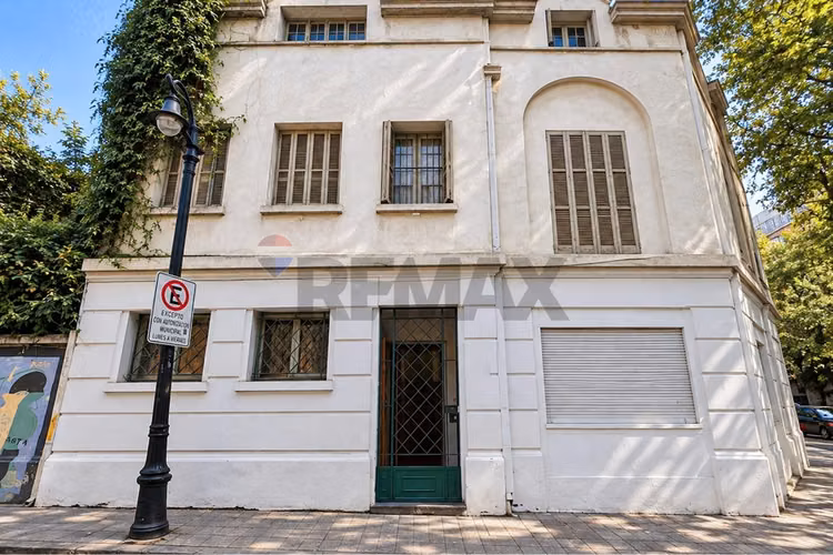 Propiedad con potencial comercial, santiago