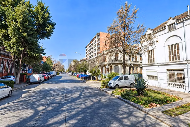 Propiedad con potencial comercial, santiago