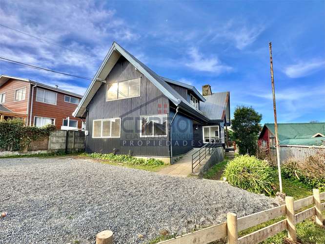 HERMOSA CASA REMODELADA 5D 3B CENTRO ANCUD, ESTACIONAMIENTOS