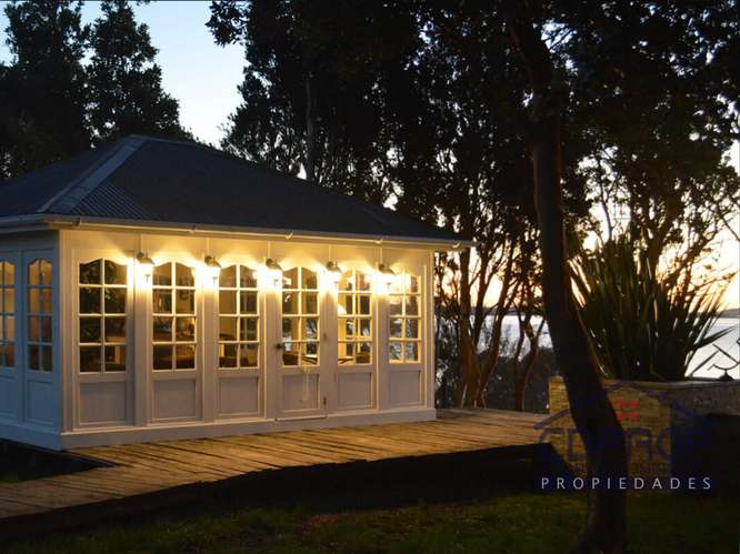 OPORTUNIDAD ÚNICA CHILOÉ, LODGE Y PARCELA CON EMPRESA OPERAT