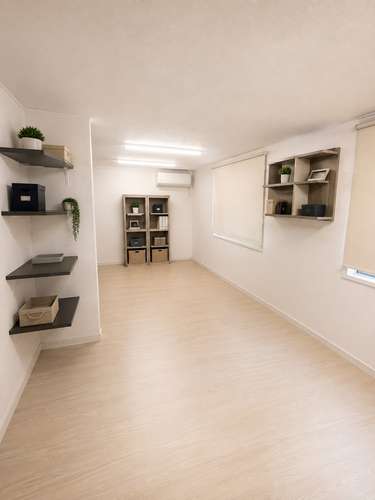 CASA - OFICINA  CON AMBIENTES AMPLIOS Y FUNCIONALES