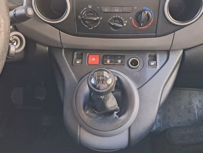 PEUGEOT PARTNER 2018 - Imagen 18