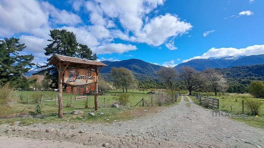 Terreno y cabaña  en LLanada Grande, Cochamó.