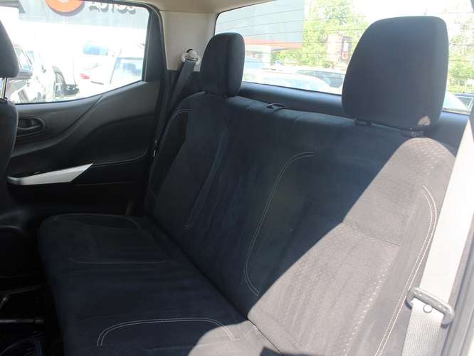 NISSAN NP300 2.3 SE DIESEL 4WD DOB CAB MT 4P 2019 - Imagen 20