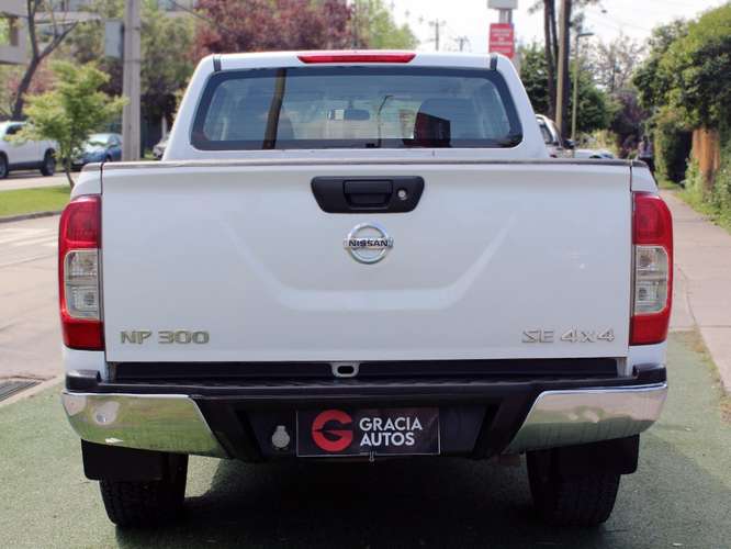 NISSAN NP300 2.3 SE DIESEL 4WD DOB CAB MT 4P 2019 - Imagen 5