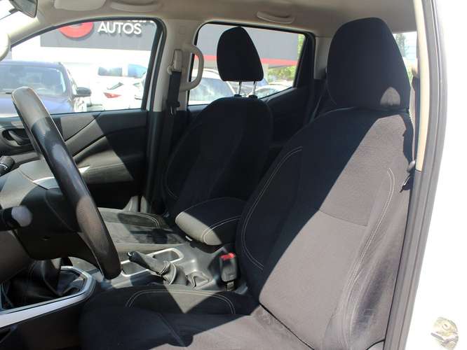 NISSAN NP300 2.3 SE DIESEL 4WD DOB CAB MT 4P 2019 - Imagen 19