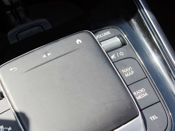 MERCEDES-BENZ GLB 200 1.3 TURBO 2023