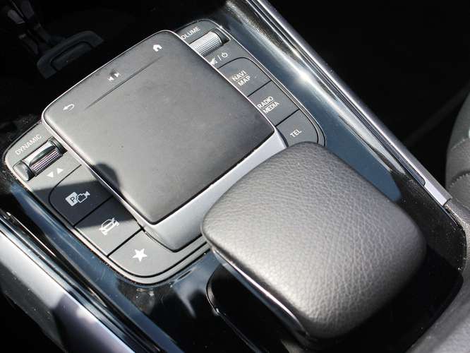 MERCEDES-BENZ GLB 200 1.3 TURBO 2023