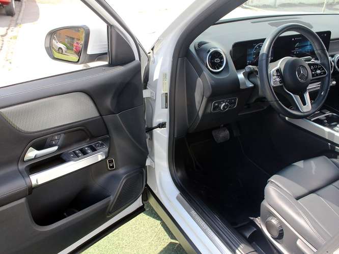 MERCEDES-BENZ GLB 200 1.3 TURBO 2023