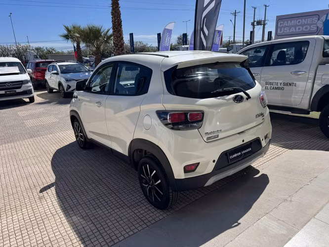 MAHINDRA KUV100 1.2 - Imagen 4