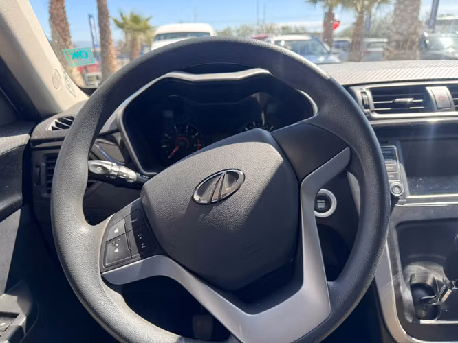 MAHINDRA KUV100 1.2 - Imagen 7