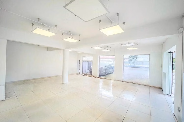 Local En Las Condes: Ubicación Y Espacio Perfectos - Imagen 18
