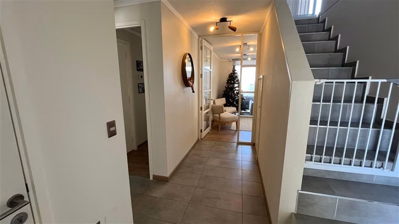 Casa en arriendo de 4 dorm. en Lo Barnechea