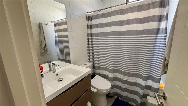 Casa en arriendo de 4 dorm. en Lo Barnechea