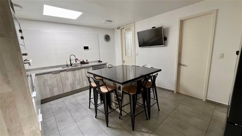 Espectacular Casa en venta de 4 dorm Huinganal - Imagen 8