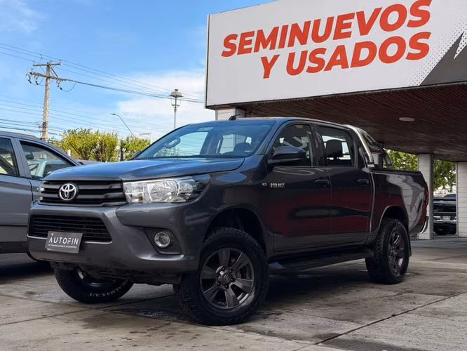 NUEVO INGRESO - TOYOTA HILUX DX 2.4T 4X4 MECANICA 84600KM AÑO 2020