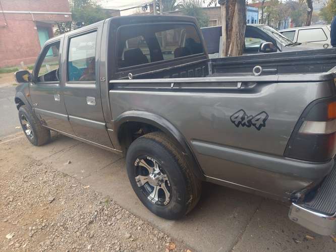 Chevrolet Luv doble cabina - Imagen 2