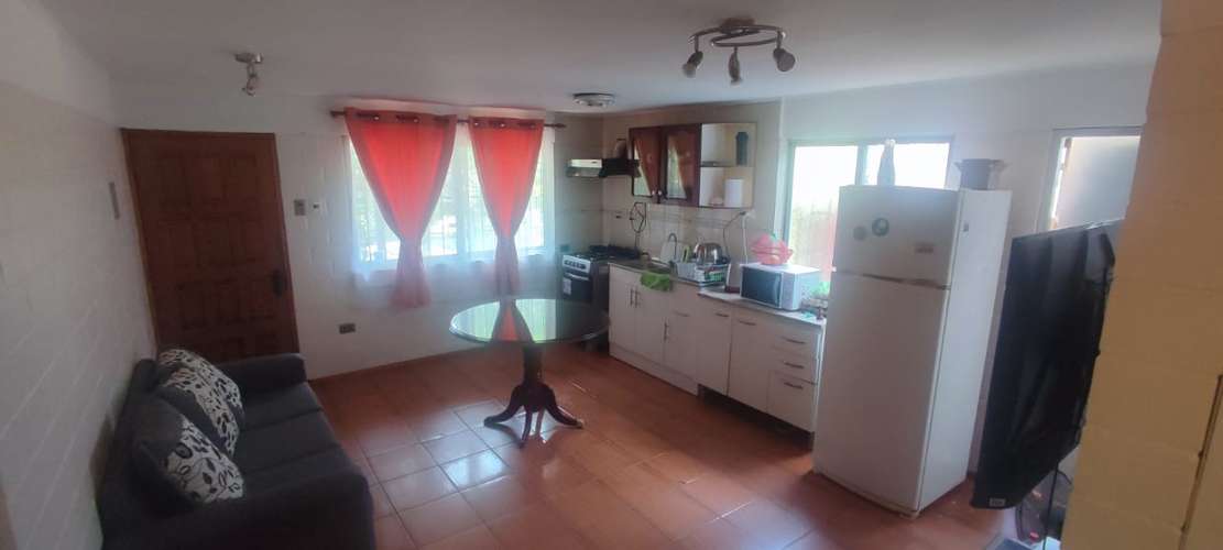 ARRIENDO CASA INTERIOR A PASOS DEL CENTRO DE VILLA ALEMANA - Imagen 2