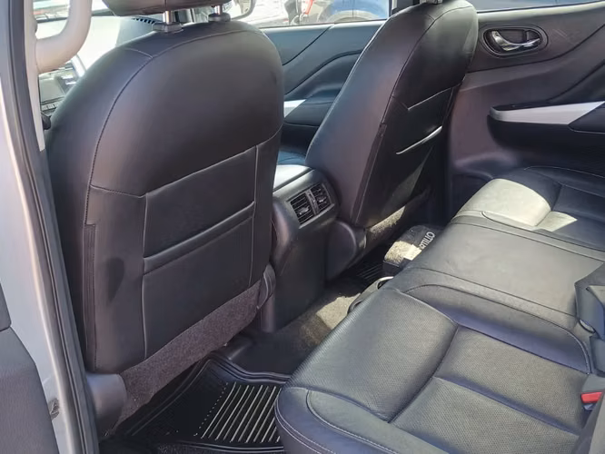 NISSAN Np300 LE 2.3 D. AUT. 2018 - Imagen 5