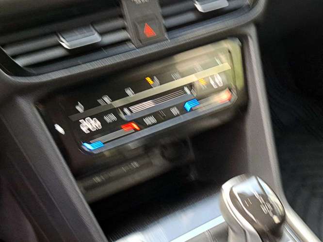 VOLKSWAGEN TAOS 2024