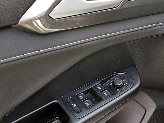 VOLKSWAGEN TAOS 2024