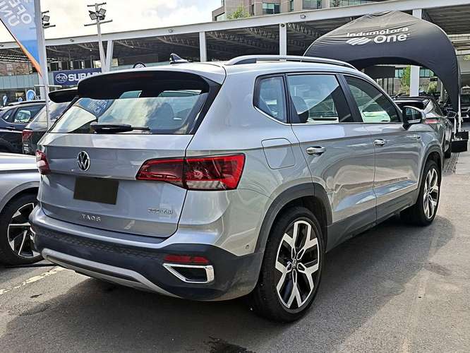 VOLKSWAGEN TAOS 2024