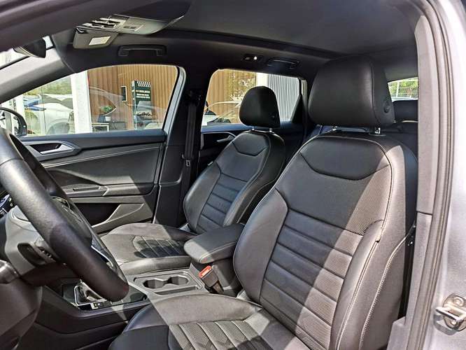 VOLKSWAGEN TAOS 2024