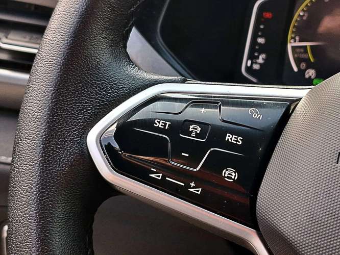 VOLKSWAGEN TAOS 2024