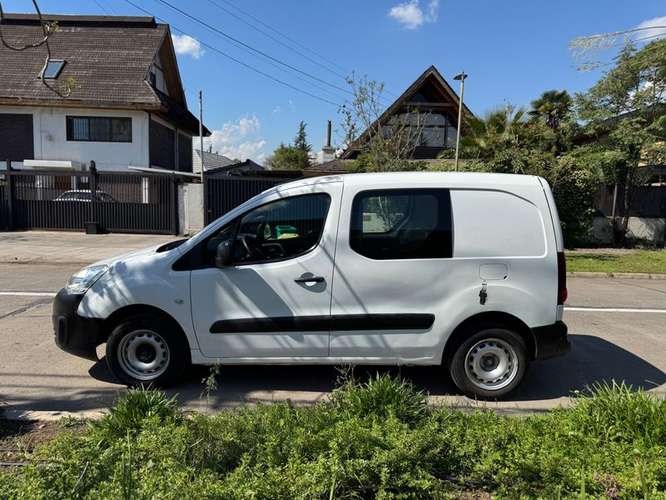 PEUGEOT PARTNER 1.6 HDI 90HP EV - 2018 | 4970 - Imagen 3