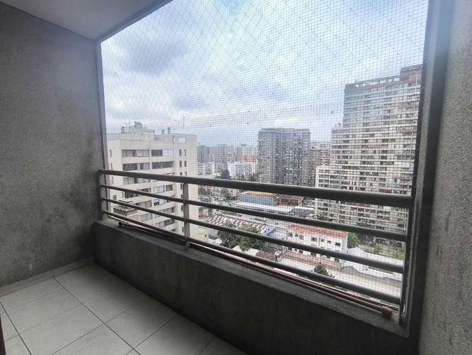 Arriendo Dpto 2D/1B/E cercano a metro Sta. Lucia (185618)