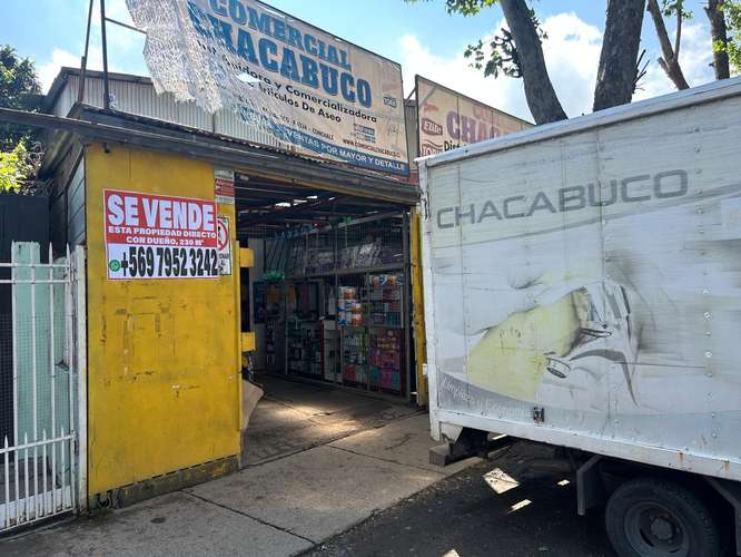 vendo casa con local comercial en amplia avenida