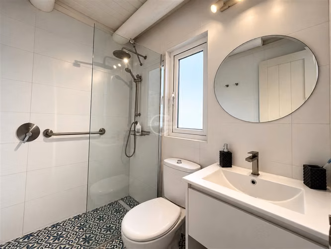 EN VENTA - Amplia casa de 5 dormitorios en Santo Domingo - Imagen 15