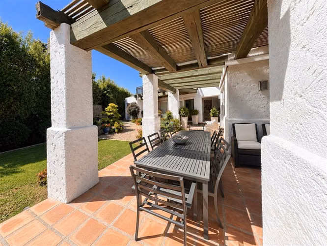 EN VENTA - Amplia casa de 5 dormitorios en Santo Domingo - Imagen 6