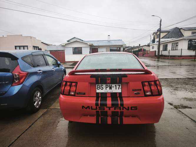 Ford Mustang 2000 - Imagen 3