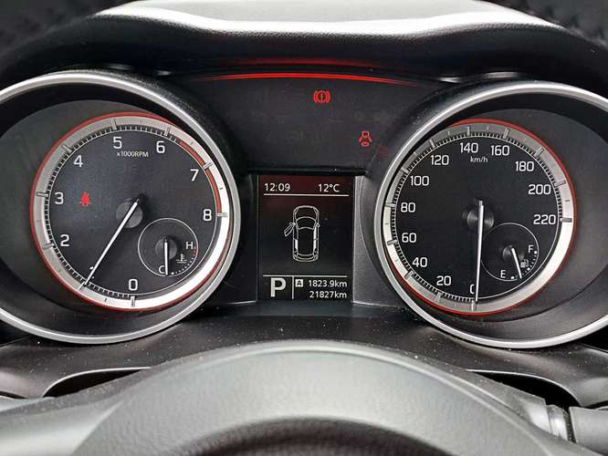 SUZUKI SWIFT 2024 - Imagen 10