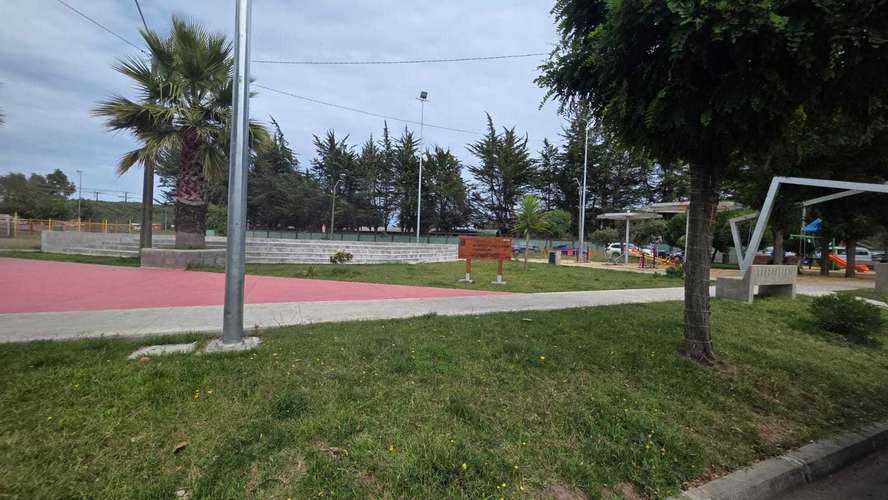 RRB/ VENDE Amplia casa 3D/1B/1E Coronel (185583) - Imagen 20